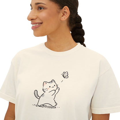 Cute Cat & Butterfly Women's Boxy Tee – Minimal Kawaii Cat T-Shirt Printify